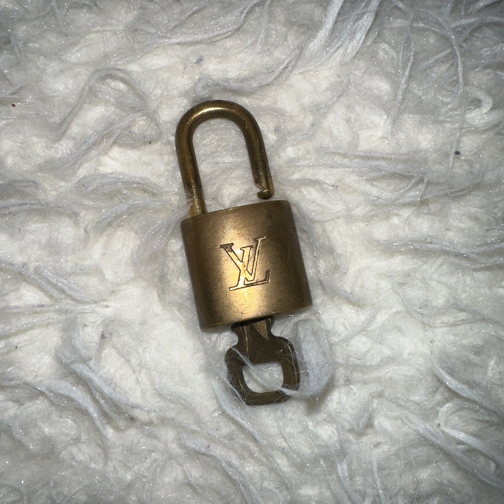 LV Lock and Key #304